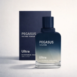 ادو پرفیوم مردانه Pegasus Haltain اولترا ویرچوآل با بطری سرمه‌ای و بک گراند پاستیلی – lavinbg.com